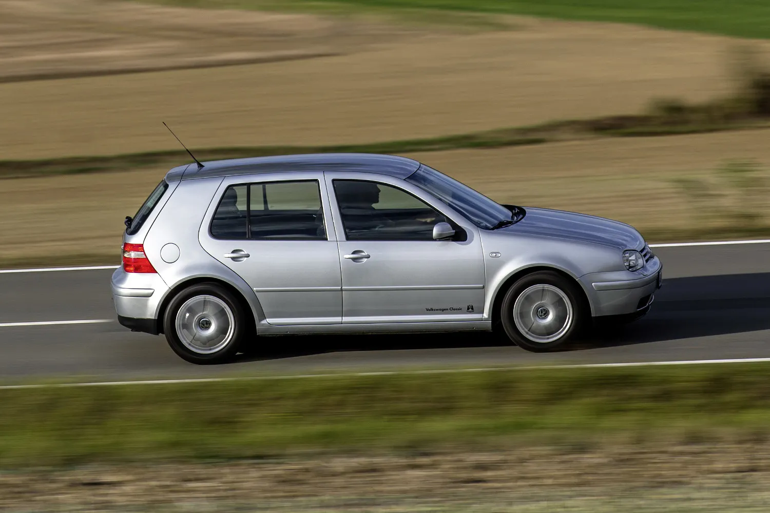 Volkswagen Golf 1 9 TDI 130 CV (2)