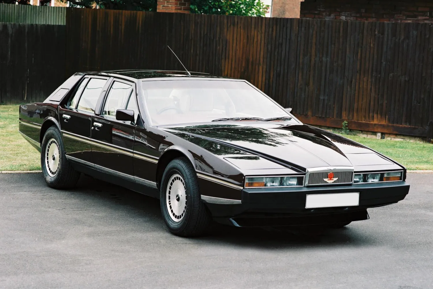 Aston Martin Lagonda Serie 2