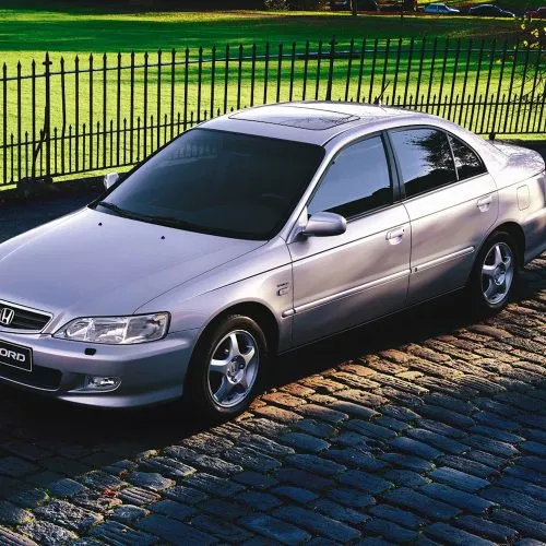 Honda Acoord 2 0i ES (1)