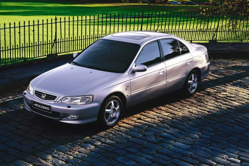 Honda Acoord 2 0i ES (1)