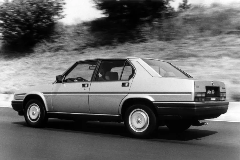 Alfa Romeo 90 (1)