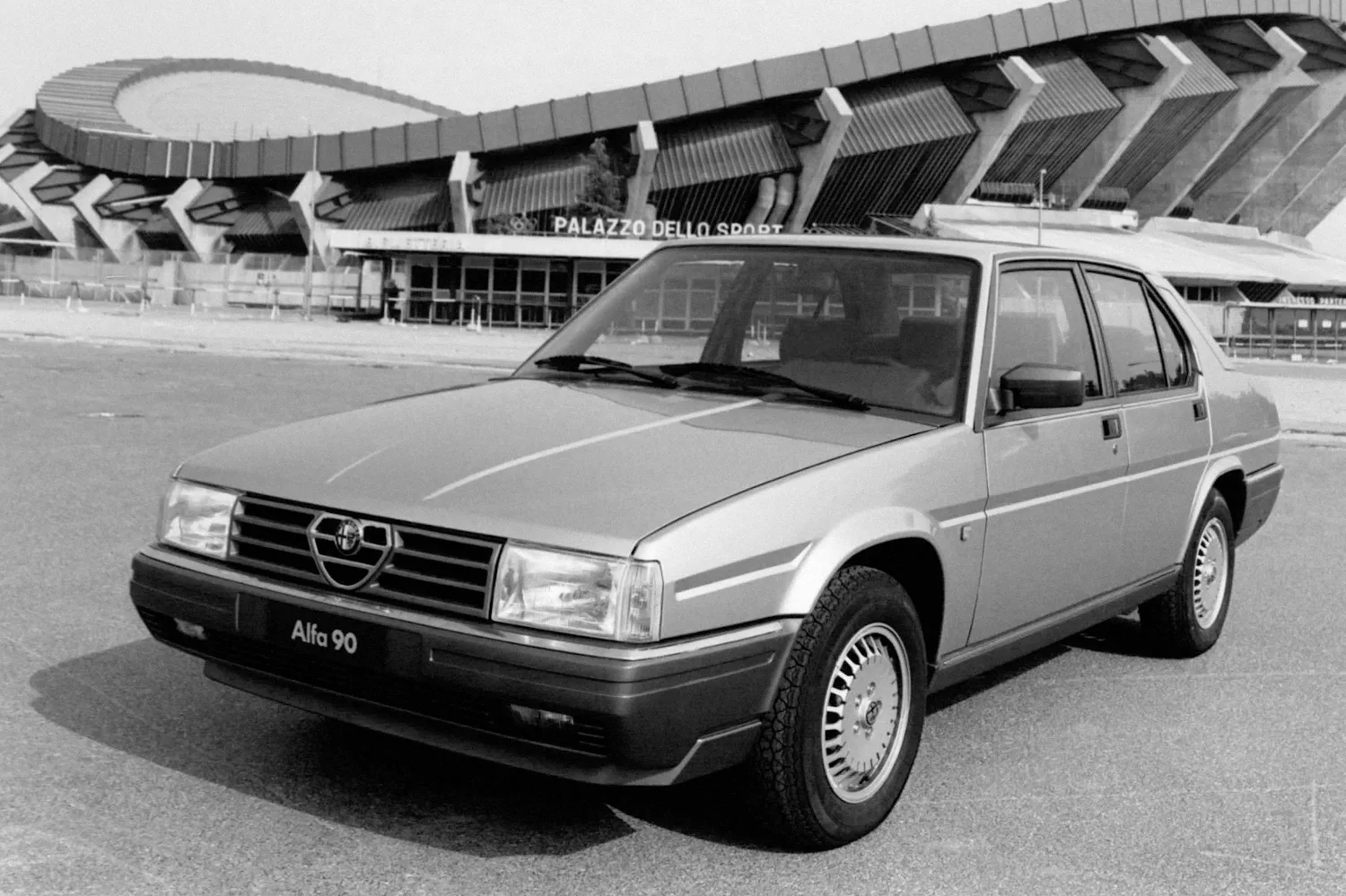 Alfa Romeo 90 (2)