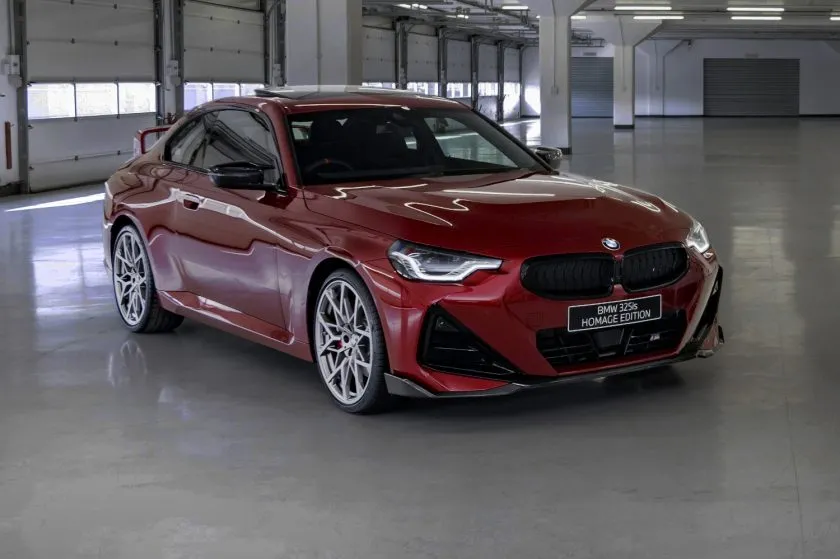 BMW 325iS (1)