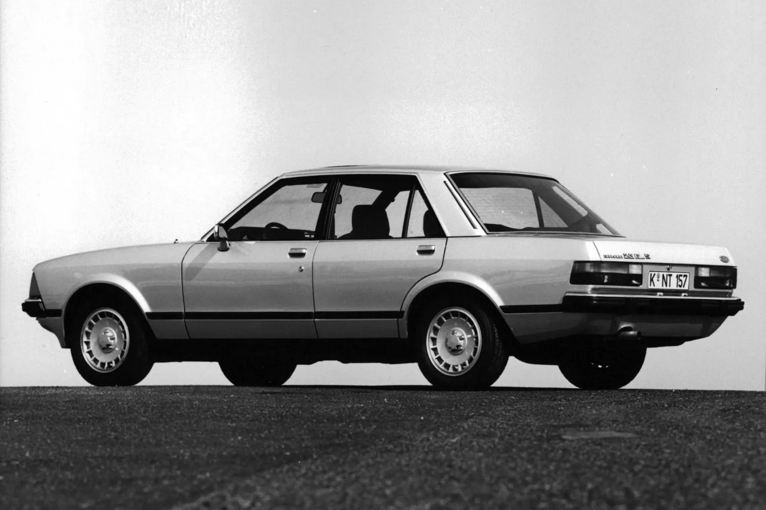 Ford Granada 2 8i GLS automático (2)