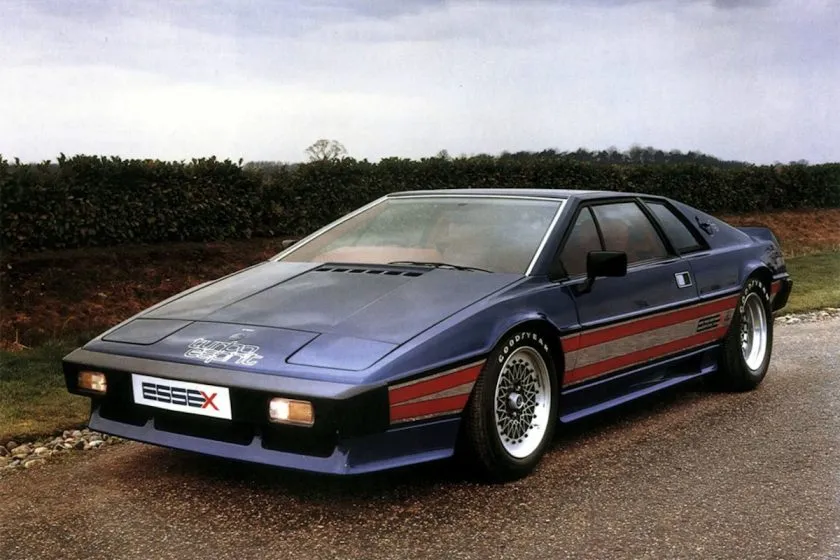 Lotus Esprit Turbo (1)