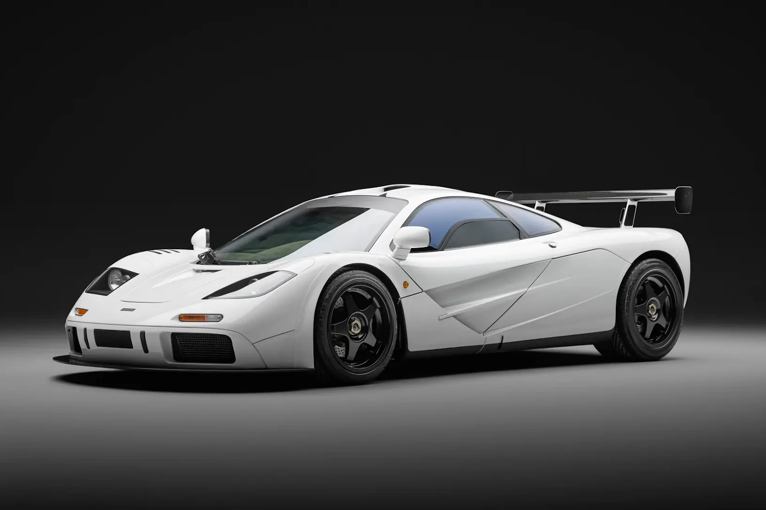 Alerón fijo, asiento de competición y revalorización garantizada en este McLaren F1 de 1994