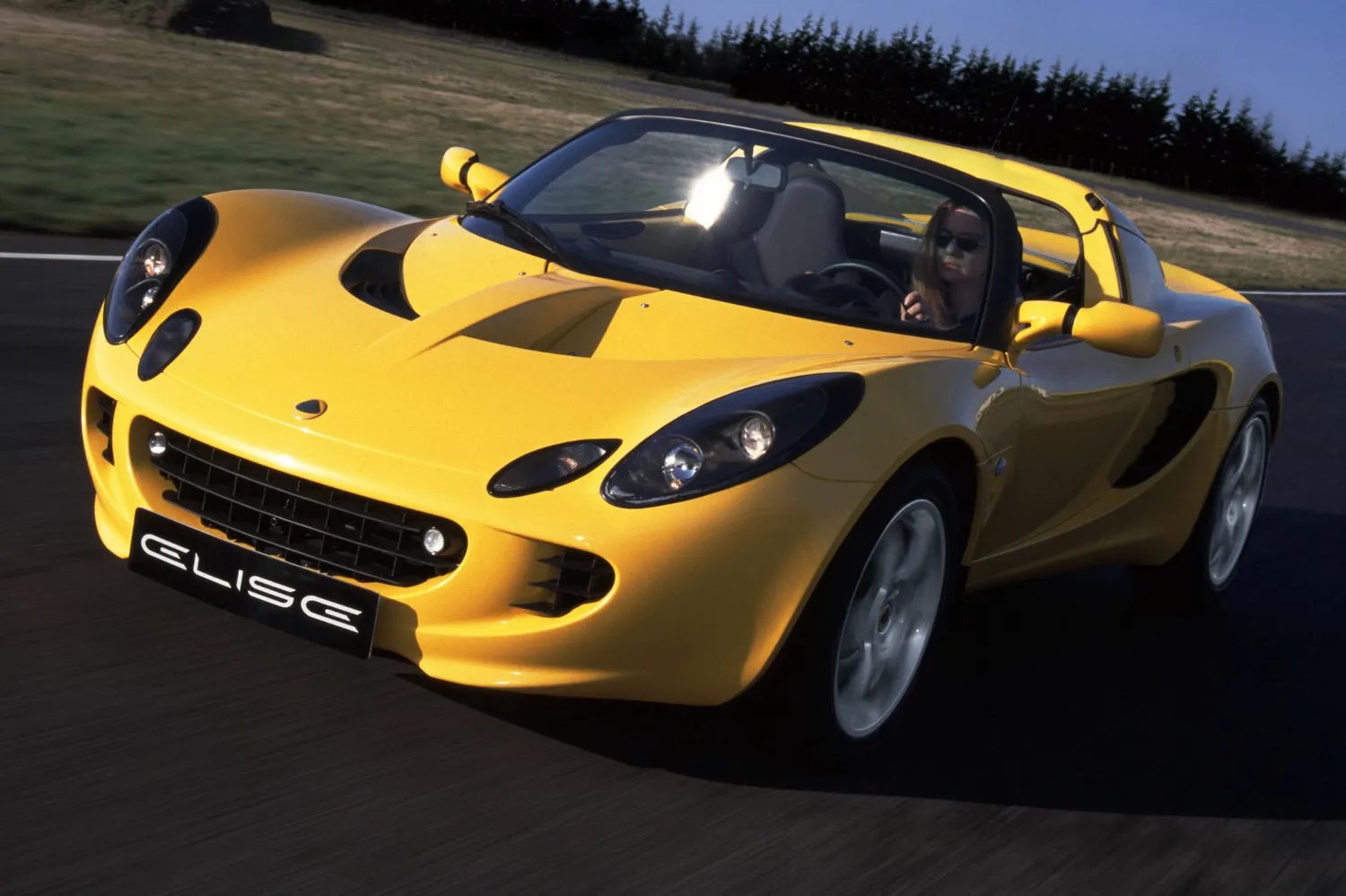Lotus Elise S2: el deportivo británico que no se rompe ni queriendo