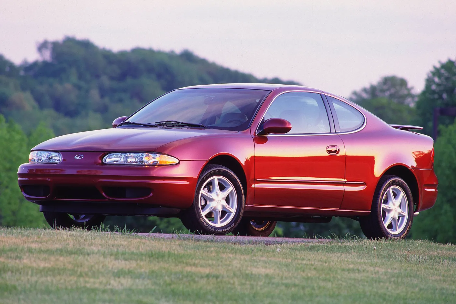 Coche del día: Oldsmobile Alero Coupé