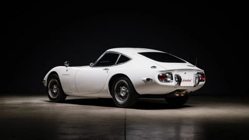 690f46d8c6419f3cfd56cc34 Toyota 2000GT Colombo Co 04