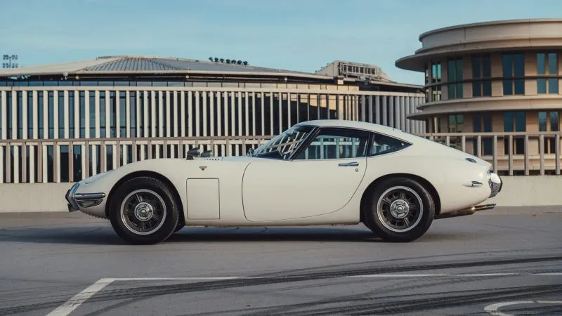 690f47254d59f15b802a6efb Toyota 2000GT Colombo Co 08