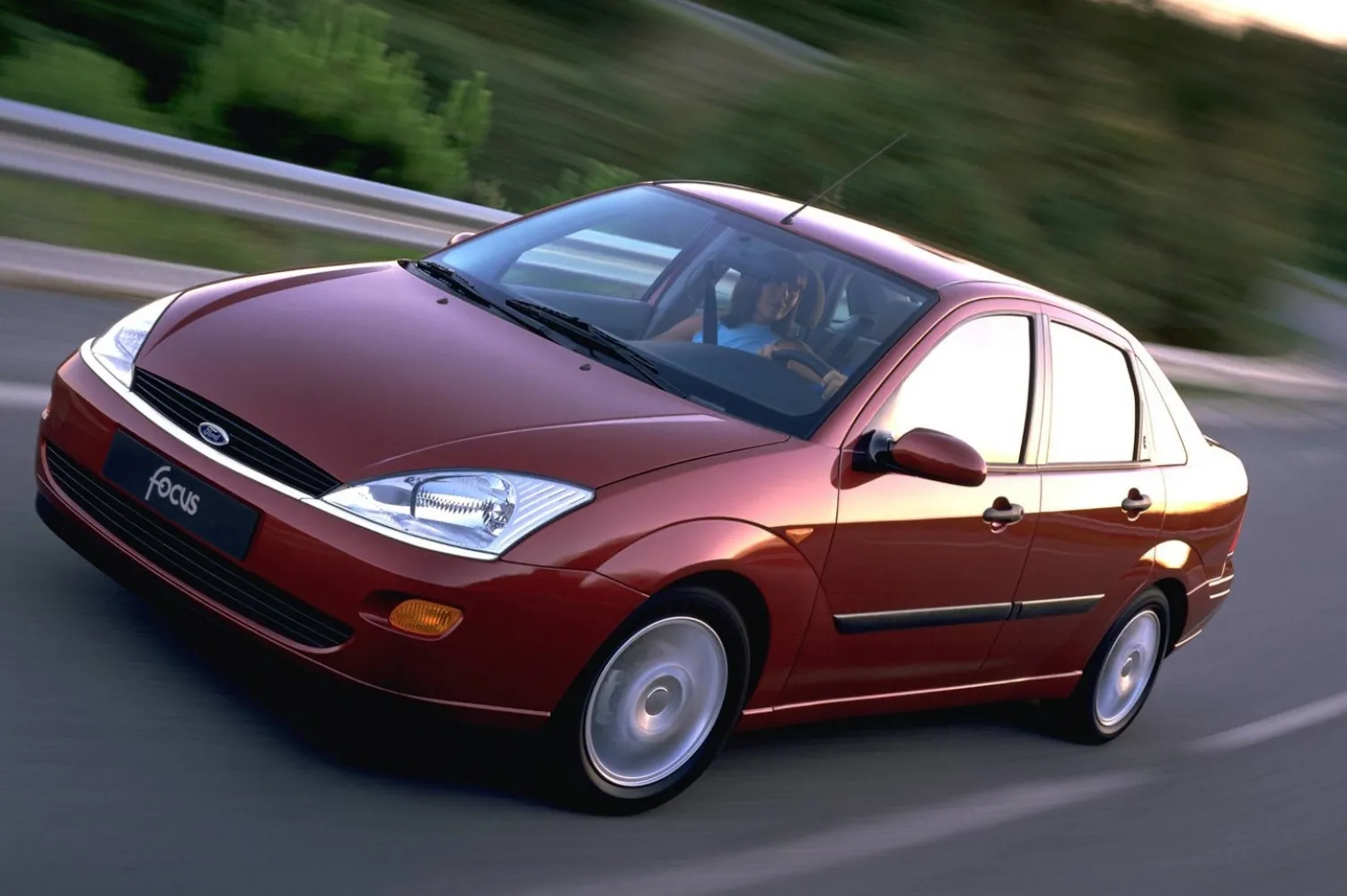 Coche del día: Ford Focus 2.0i Ghia sedán