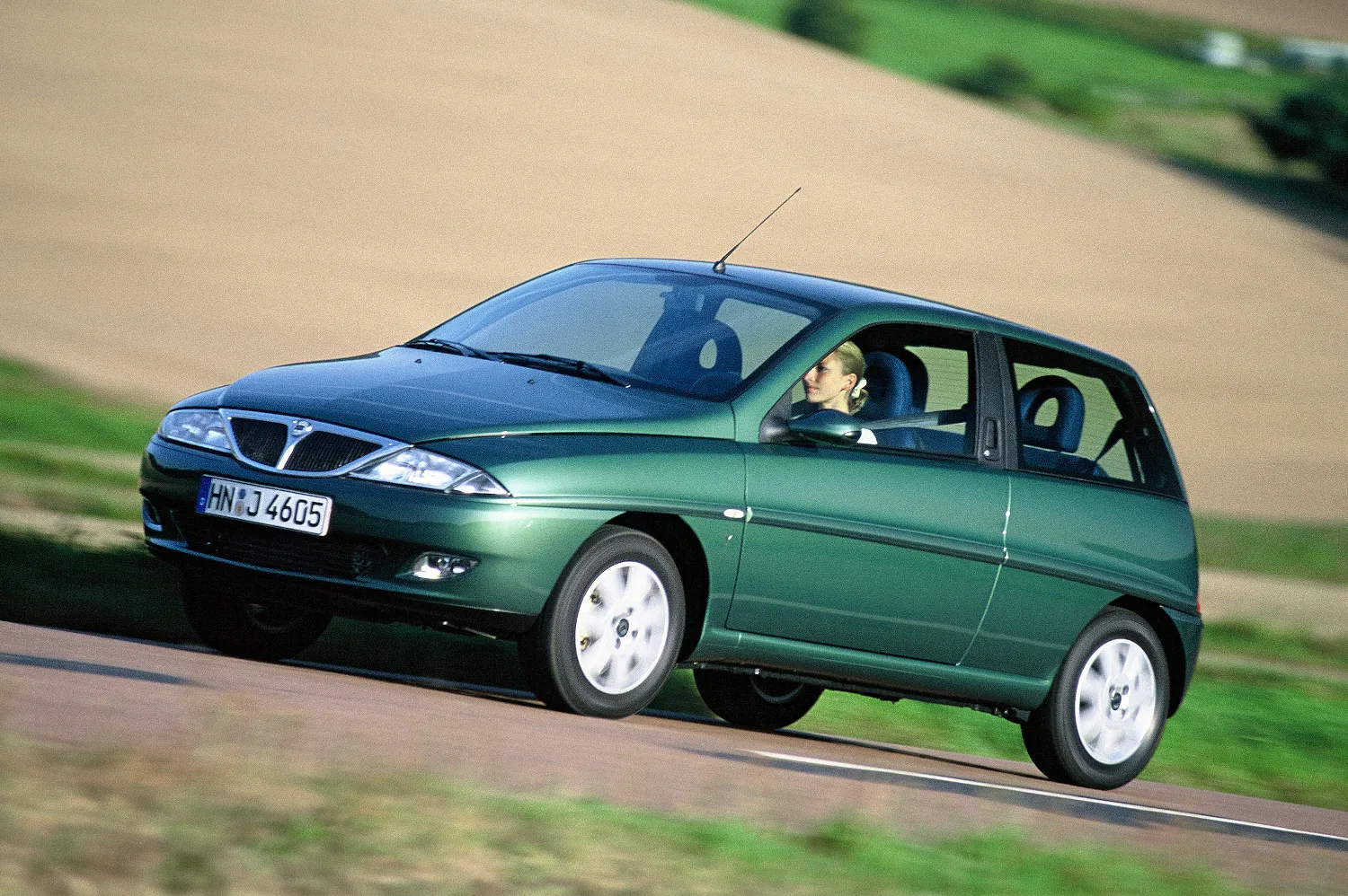 Coche del día: Lancia Ypsilon 1.2 16v