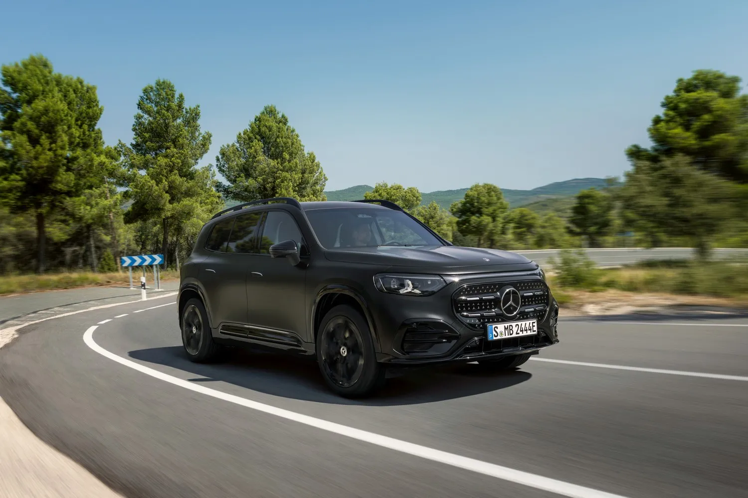 Crisis de identidad en Stuttgart: el nuevo Mercedes GLB parece un Smart #5 y a la marca no le hace ninguna gracia