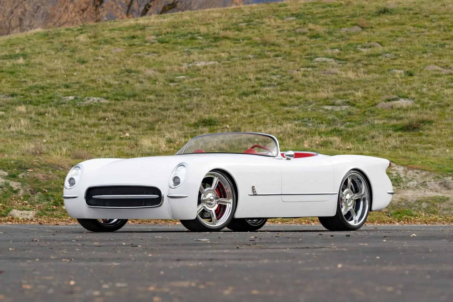 Corvette del 53 con cuerpo de carbono y 550 caballos busca dueño