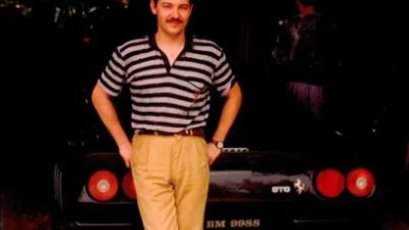 Paolo Garella con el Ferrari GTO negro