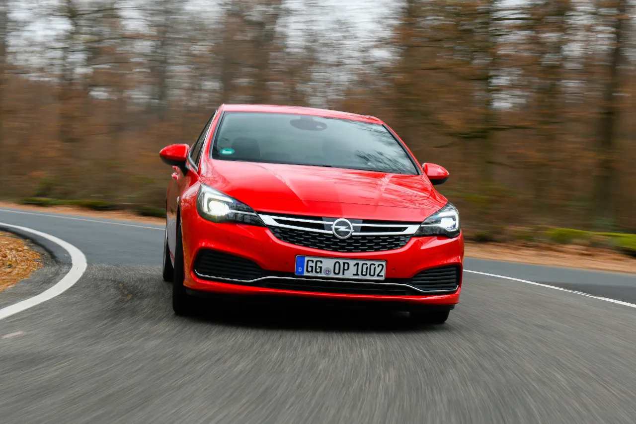 Saga Opel Astra (1)