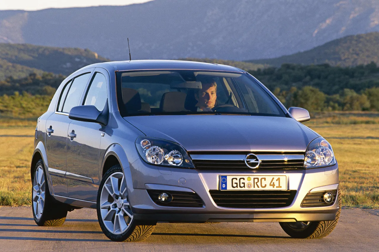 Saga Opel Astra (4)