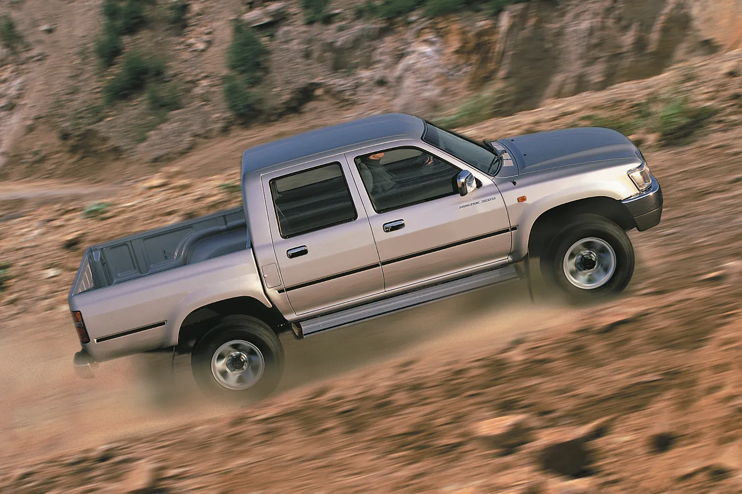 Coche del día: Toyota Hilux DC (sexta generación y motor 2L-T)