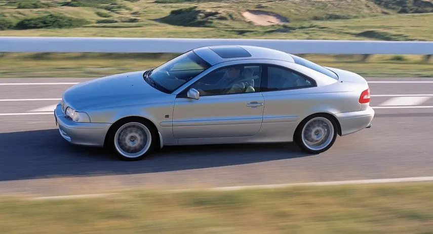 Volvo C70 2 (1)