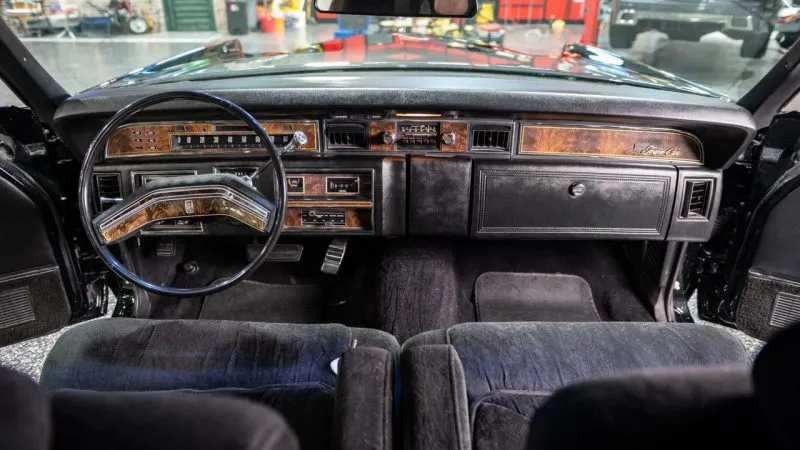 lincoln continental 1977 coyote v8 (2)