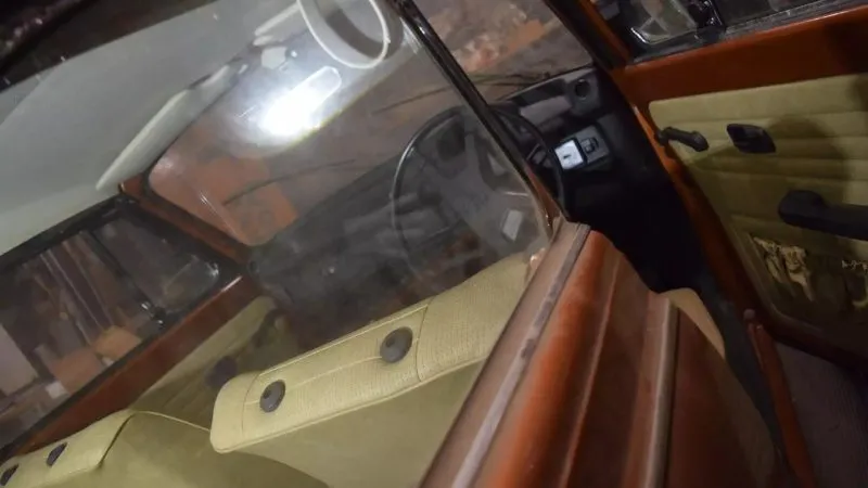 volkswagen beetle karmann cabriolet 1979 (1)