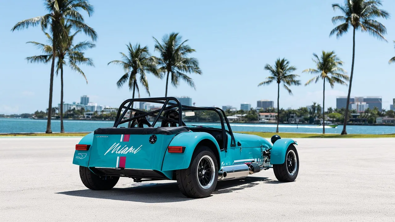 Caterham Seven Miami Special Edition eR abril 2026 (9)