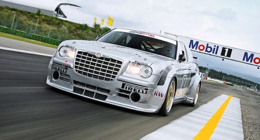 Chrysler 300C SRT8 Superstars Series (1)