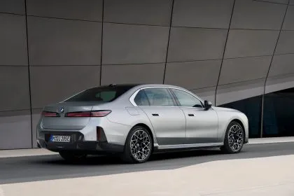 Nuevo BMW Serie 7 xDrive iDrive M760 er abril 2026 (204)