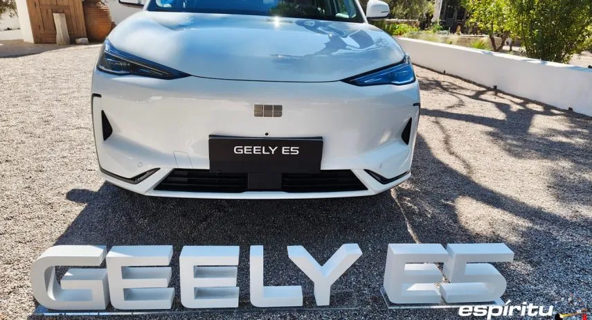 Primer contacto con el Geely E5, eléctrico desde 27 485 € eR abril 2026 (4)