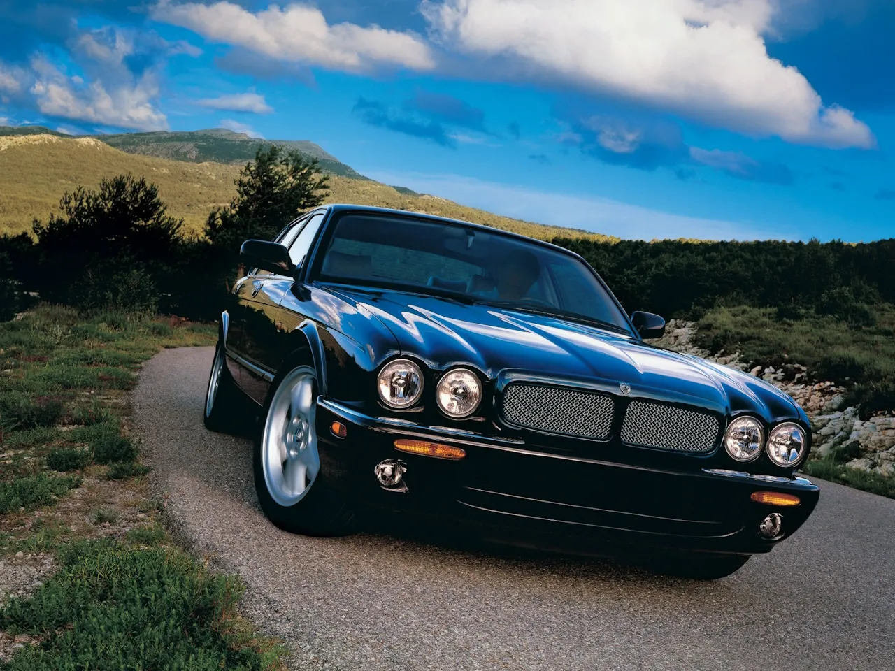 Coche del día: Jaguar XJR (X300)