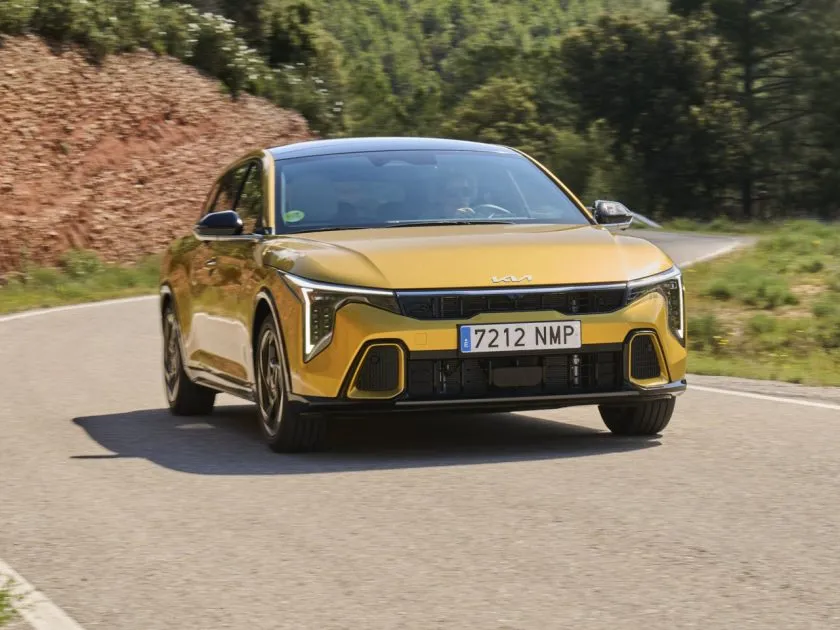 Kia K4 (1)