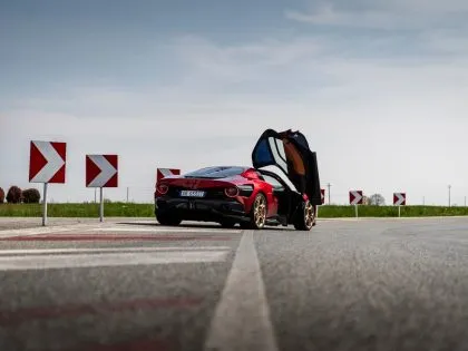 Nuevo Alfa Romeo 33 Stradale eR Mayo 2026 (1)