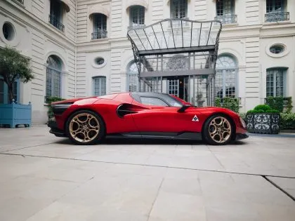 Nuevo Alfa Romeo 33 Stradale eR Mayo 2026 (19)
