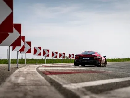 Nuevo Alfa Romeo 33 Stradale eR Mayo 2026 (3)