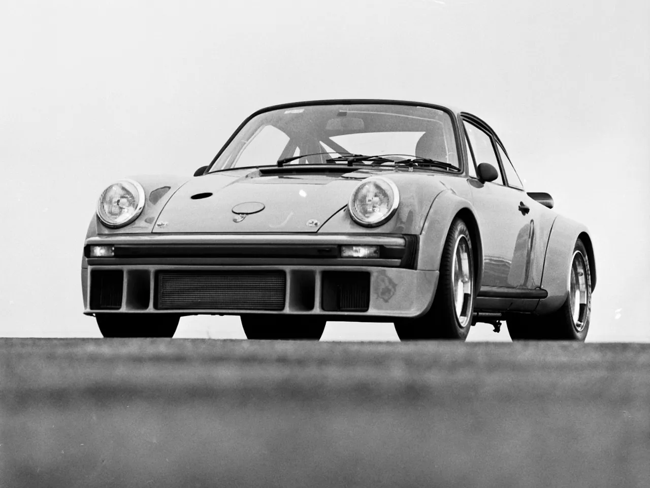El Porsche 934: el coche de carreras que por reglamento tenía que llevar elevalunas eléctricos