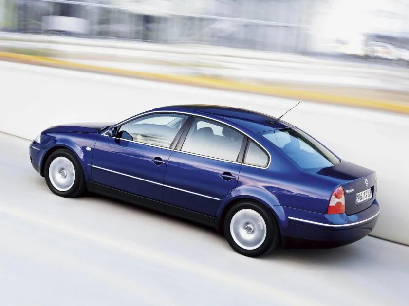 Volkswagen Passat 1 9 TDi 130 Highline (1)