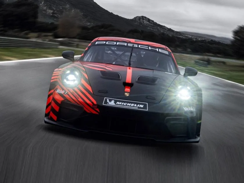 Porsche 911 GT4 (1)