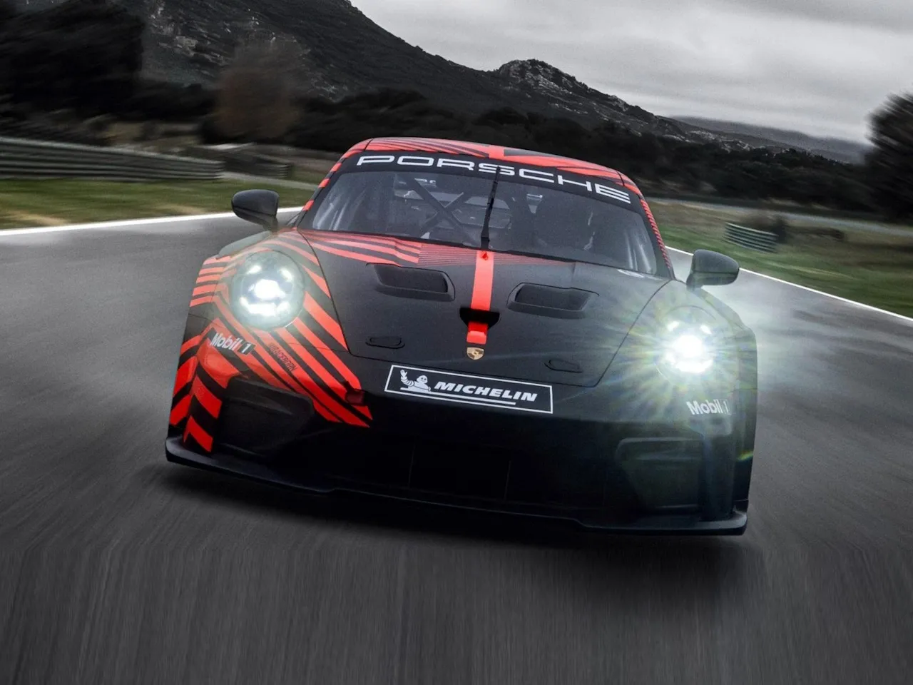 Porsche 911 GT4 R: el fin de la era exclusiva del Cayman en GT4