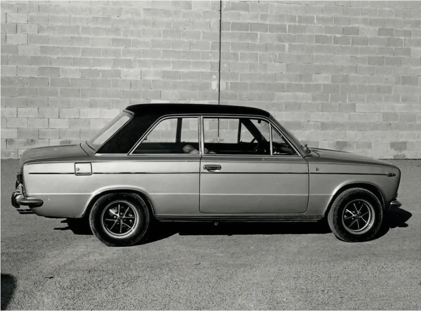 SEAT 1430 Coupé Serra (1)