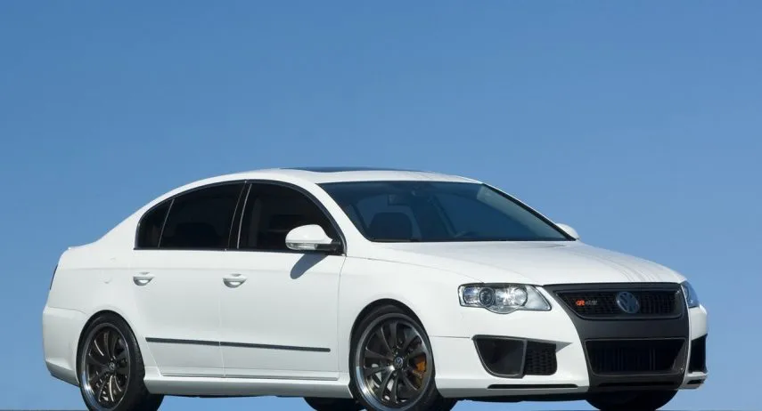 Volkswagen Passat R GT eR Mayo 2026 (4)