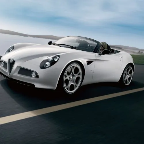 Alfa Romeo 8C Spider (1)