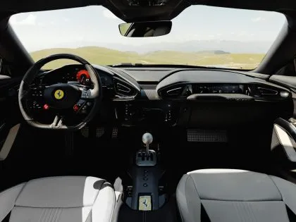 Ferrari 12cilindri manuale eR Julio 20262 (12)