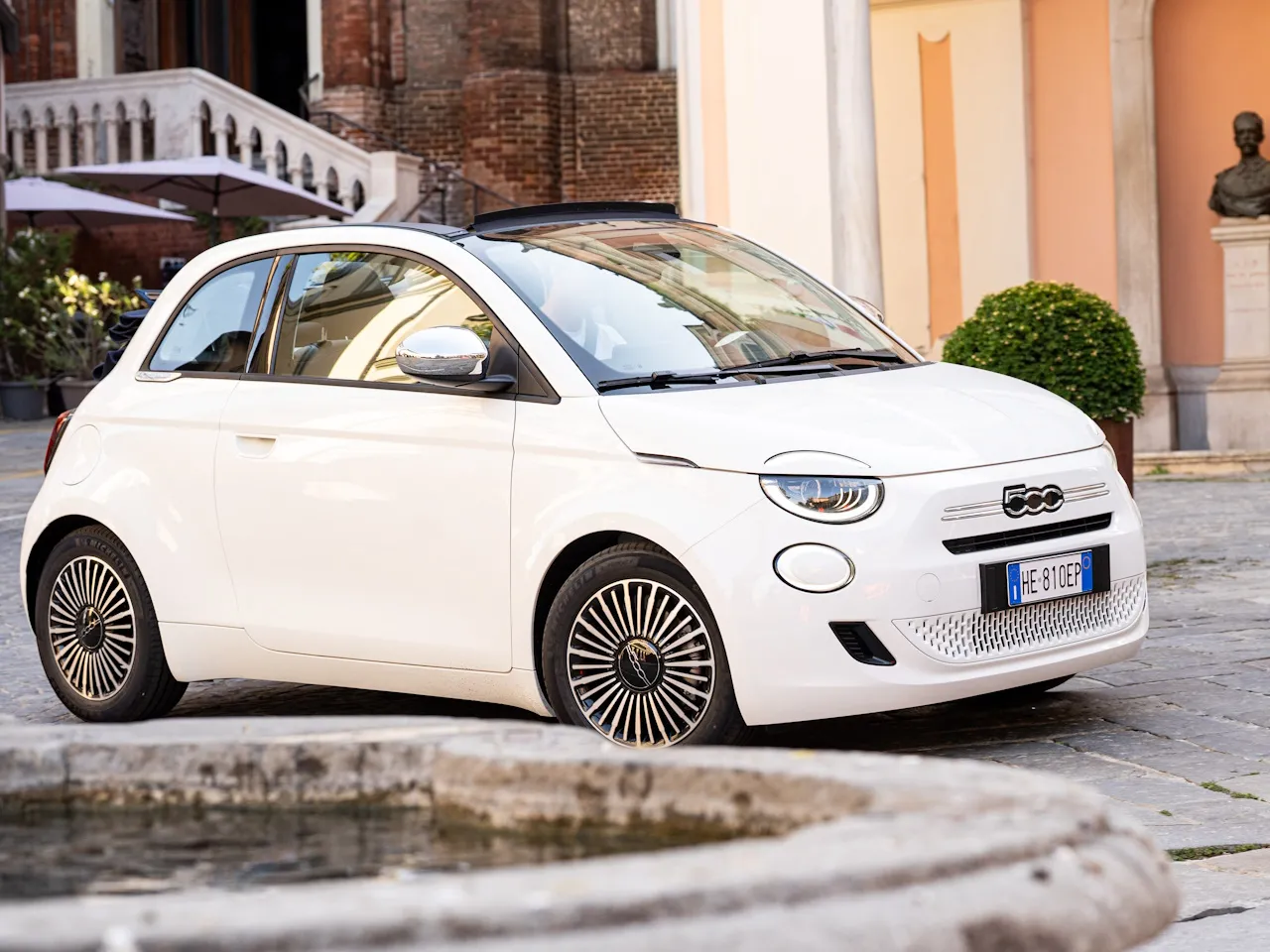 Fiat 500 Dolcevita: cuando el marketing se viste de cine clásico