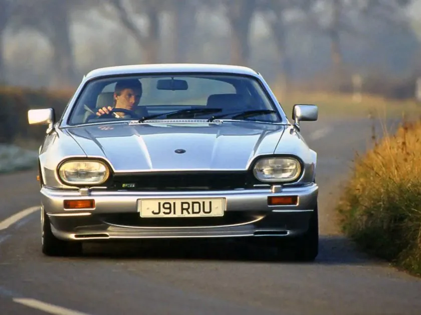 Jaguar XJR S 6 (1)
