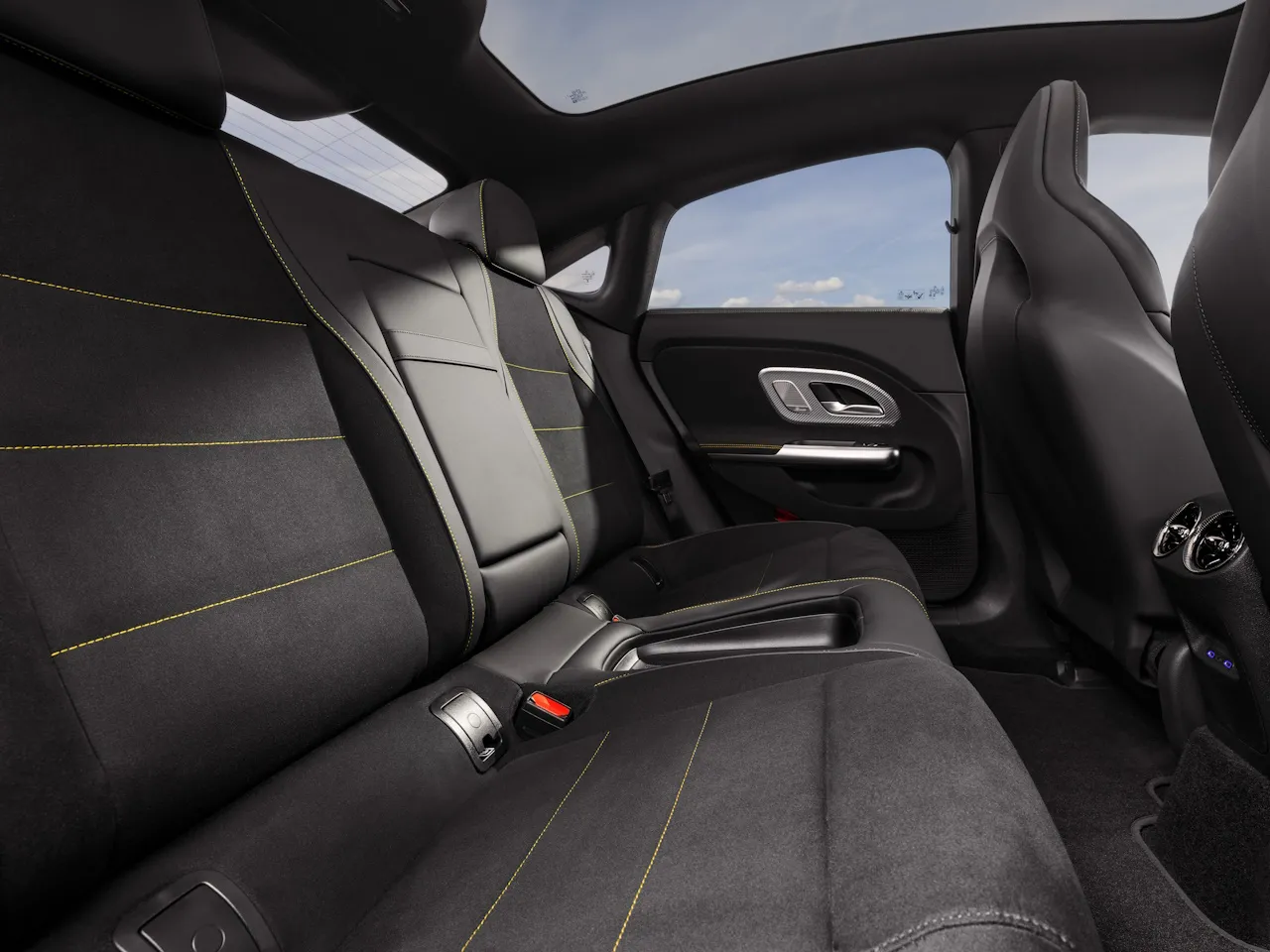Mercedes AMG CLA 45 4MATIC (4)