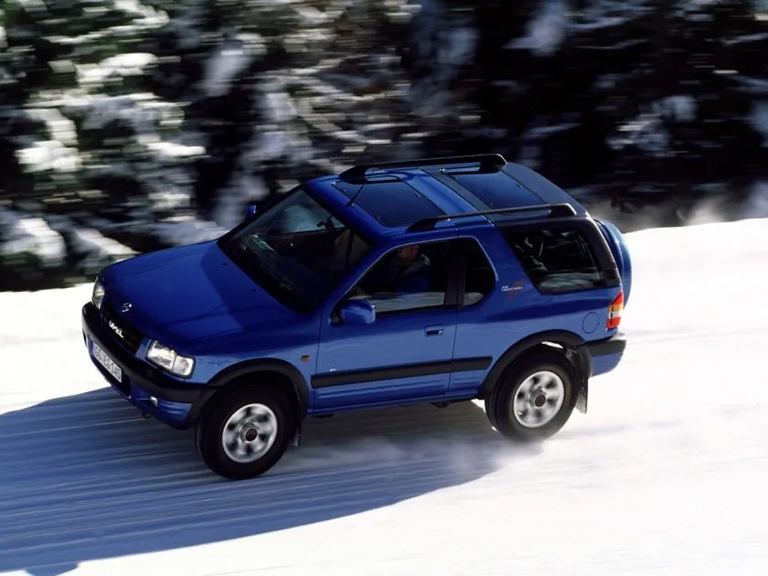 Opel Frontera (1)