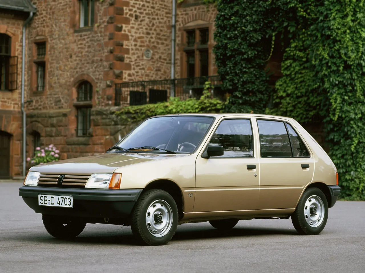 Elogio del pelao: la historia secreta del Peugeot 205 GL que superaba al GTI en ligereza
