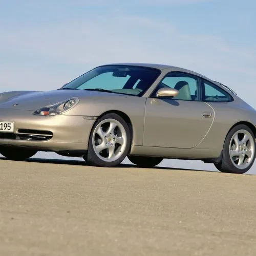 Porsche 996 Carrera 4 (1)