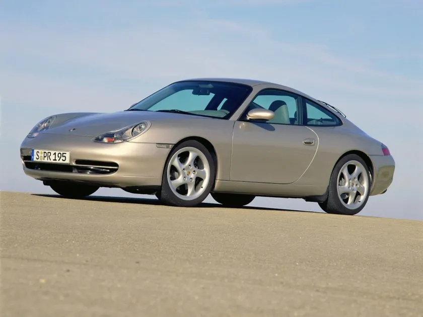 Porsche 996 Carrera 4 (1)