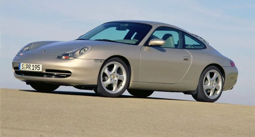 Porsche 996 Carrera 4 (1)